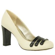 Zooey Pump